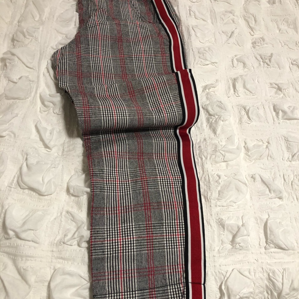LIKE BRAND NEW HOLLISTER PANTS